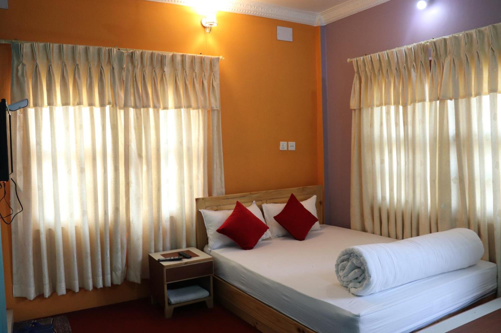 Hotel Young'S Stupa Ranipauwa 외부 사진