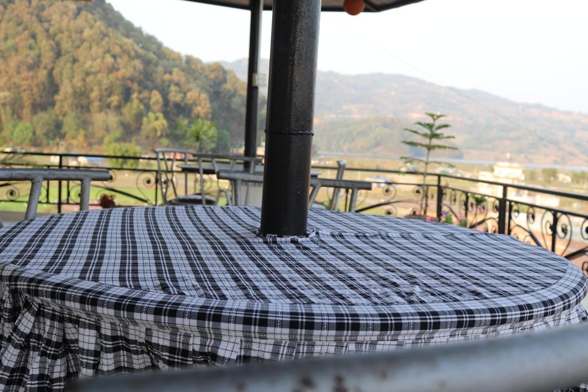 Hotel Young'S Stupa Ranipauwa 외부 사진