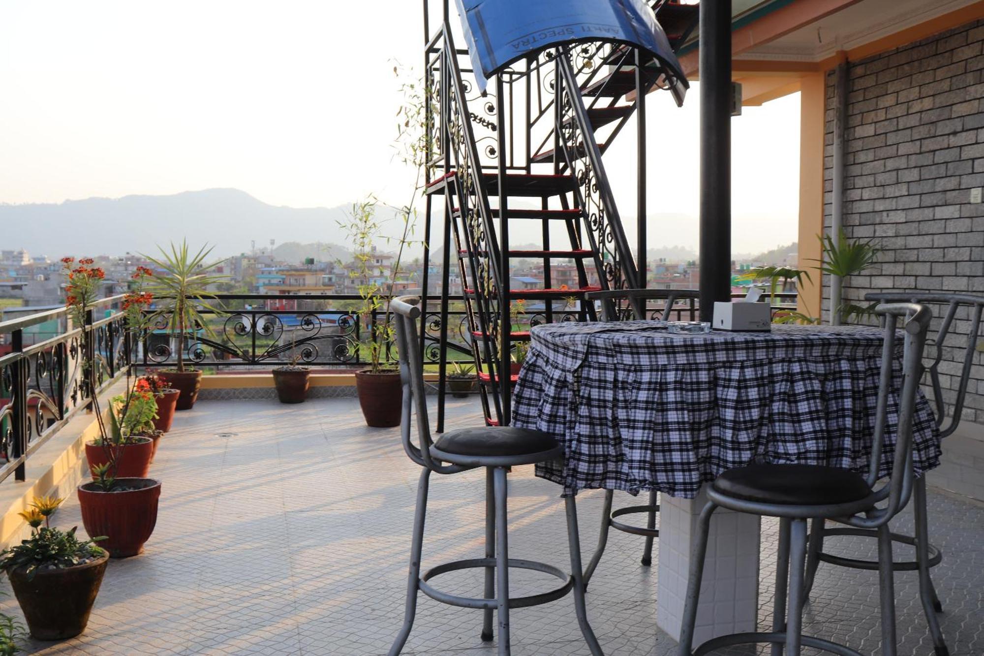 Hotel Young'S Stupa Ranipauwa 외부 사진