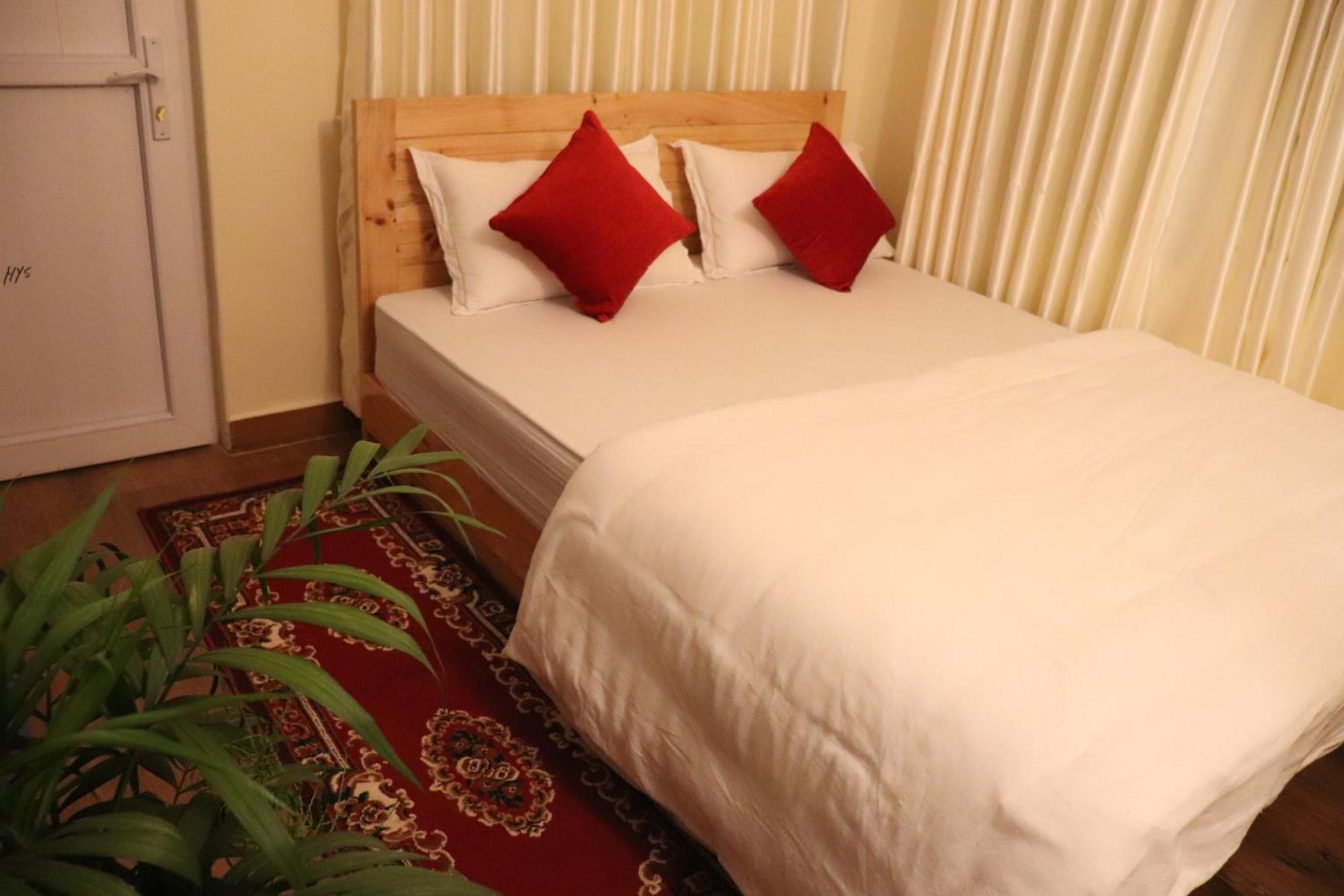 Hotel Young'S Stupa Ranipauwa 외부 사진