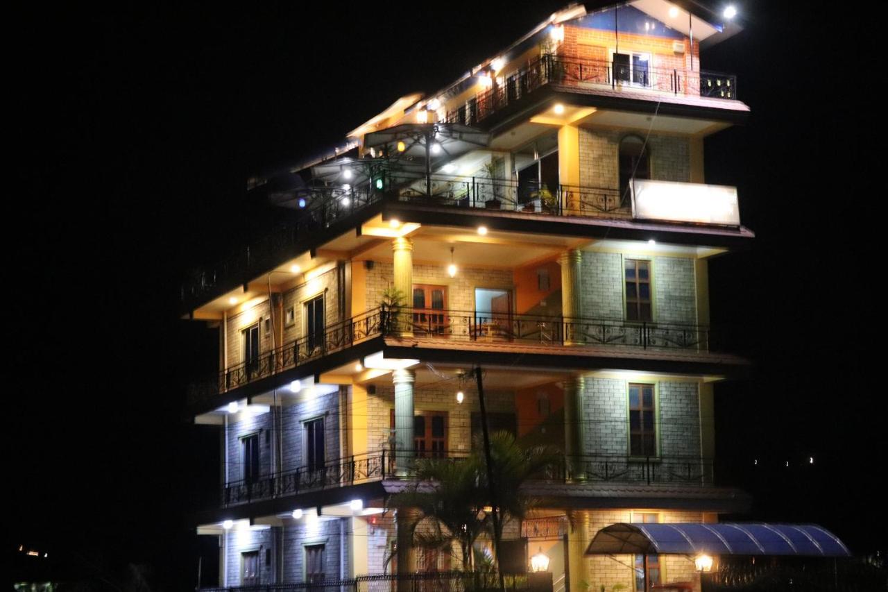 Hotel Young'S Stupa Ranipauwa 외부 사진